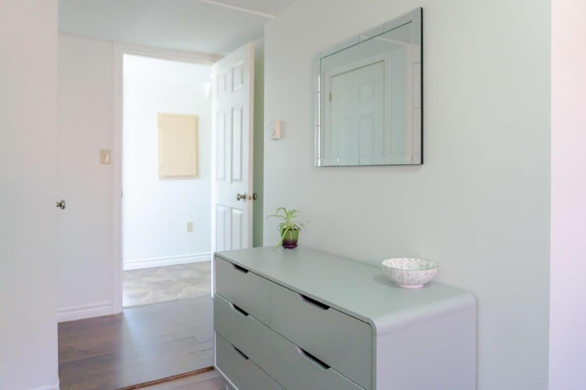 Amazing Location In Saint John 2 Bedroom Modern Parking New Eksteriør billede