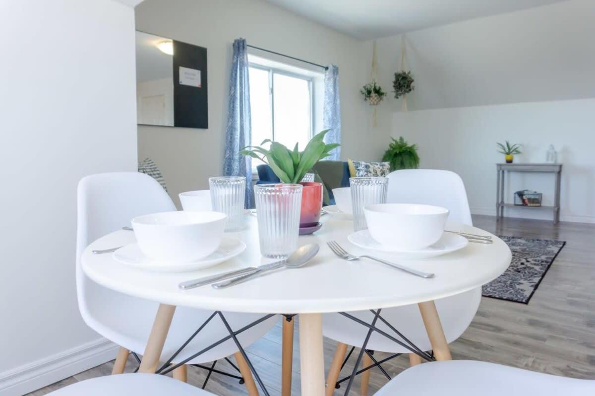 Amazing Location In Saint John 2 Bedroom Modern Parking New Eksteriør billede