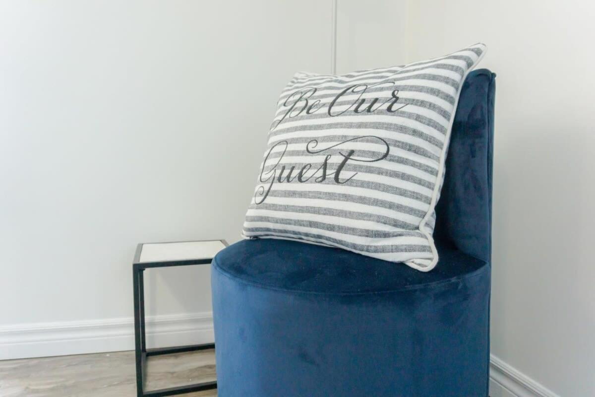 Amazing Location In Saint John 2 Bedroom Modern Parking New Eksteriør billede