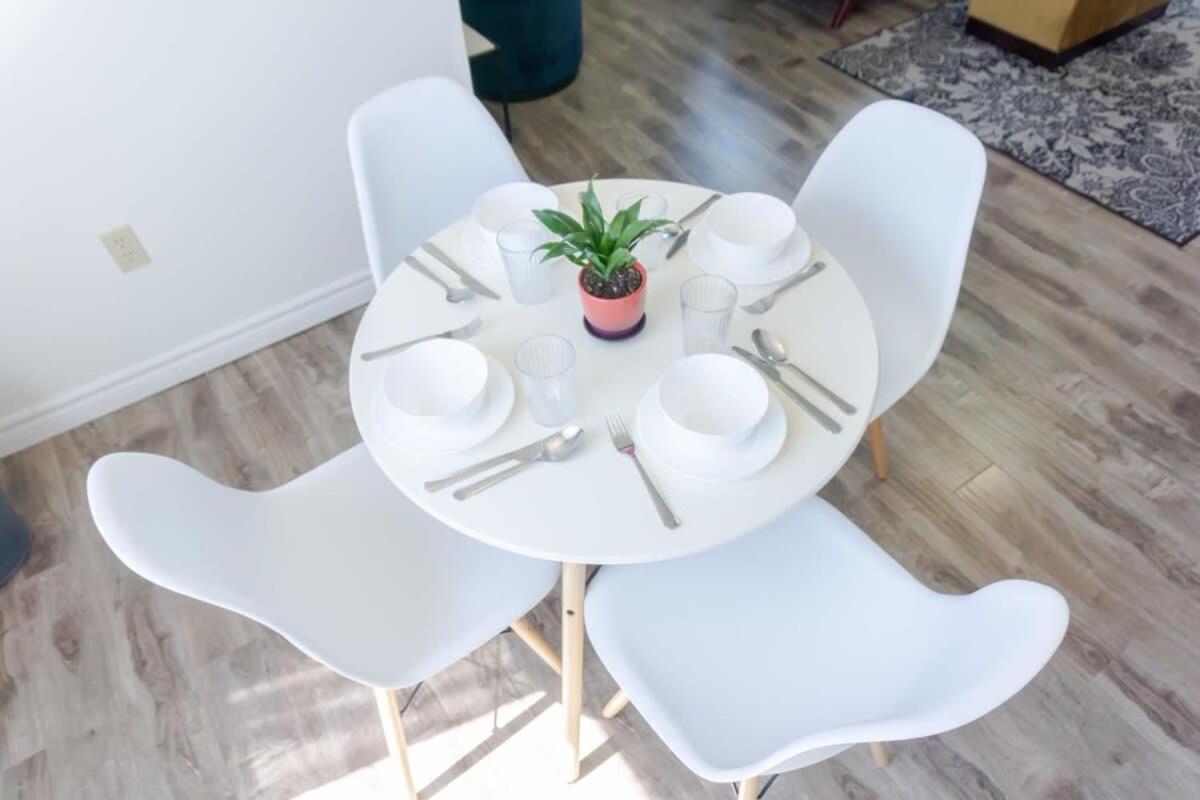 Amazing Location In Saint John 2 Bedroom Modern Parking New Eksteriør billede