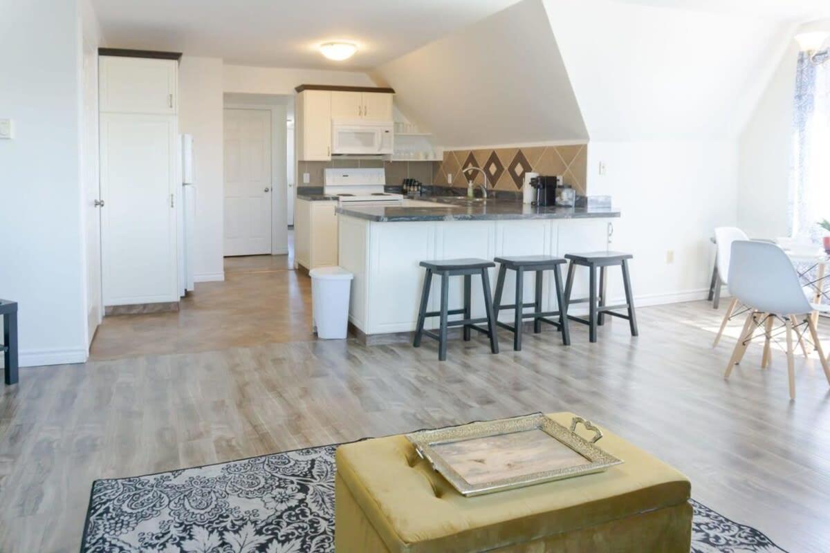 Amazing Location In Saint John 2 Bedroom Modern Parking New Eksteriør billede