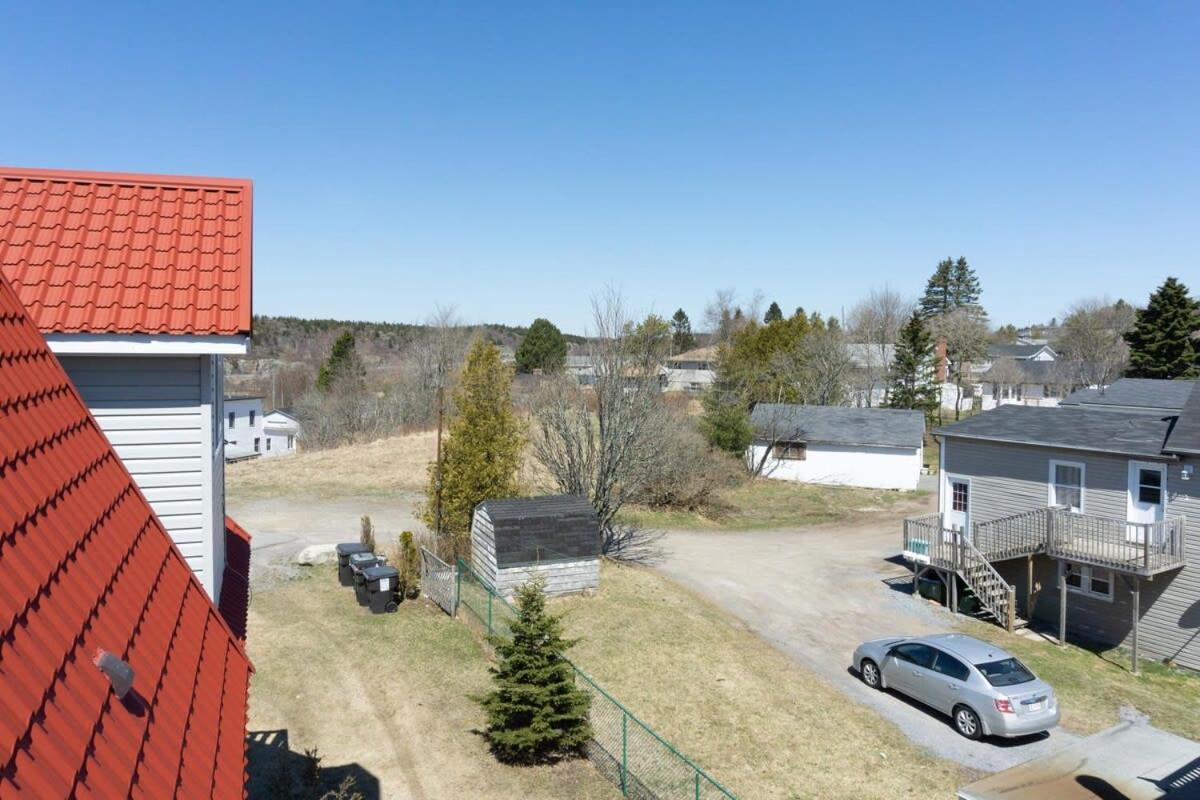 Amazing Location In Saint John 2 Bedroom Modern Parking New Eksteriør billede