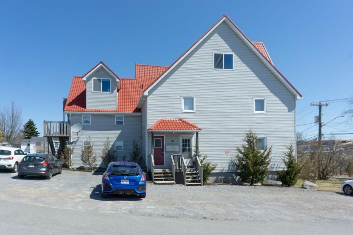 Amazing Location In Saint John 2 Bedroom Modern Parking New Eksteriør billede